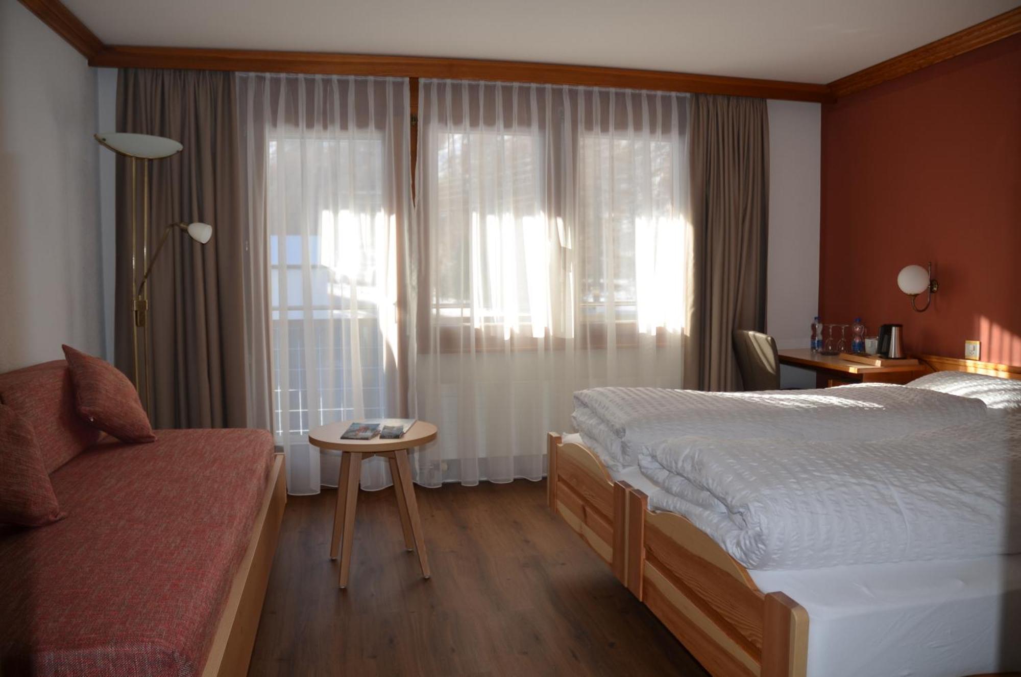 Ski-In/Ski-Out Hotel Sport Saas-Almagell Pokoj fotografie
